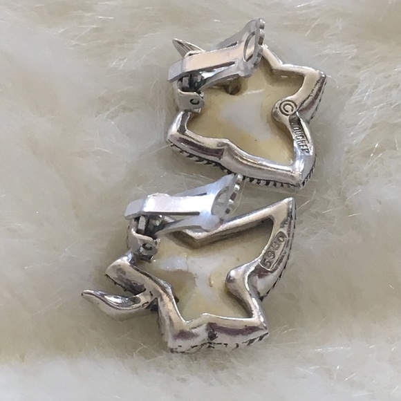 Vintage Boucher Signed Clip On Earrings - Picture 6 of 8